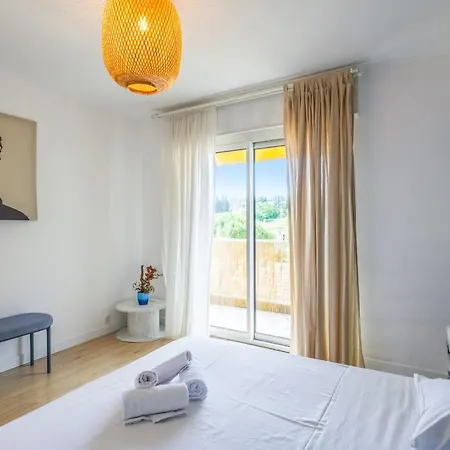 Lejlighed Calm Flat With Balcony - Sur - Welkeys *